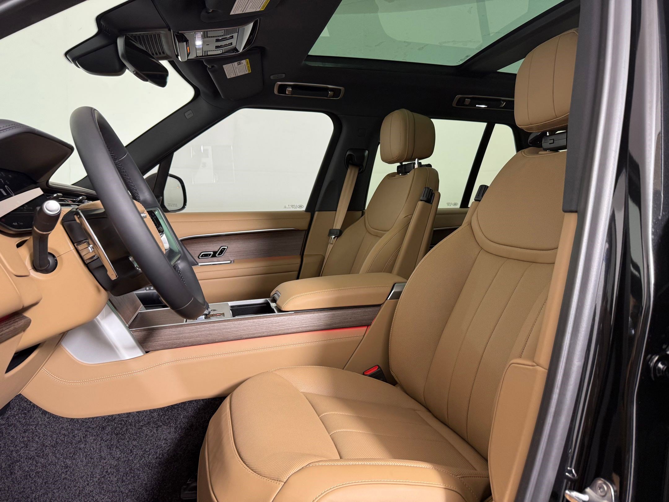 New 2026 Land Rover Range Rover SE AWD/4WD image 5