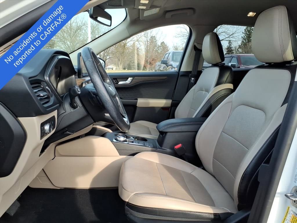 Used 2020 Ford Escape Titanium image 18
