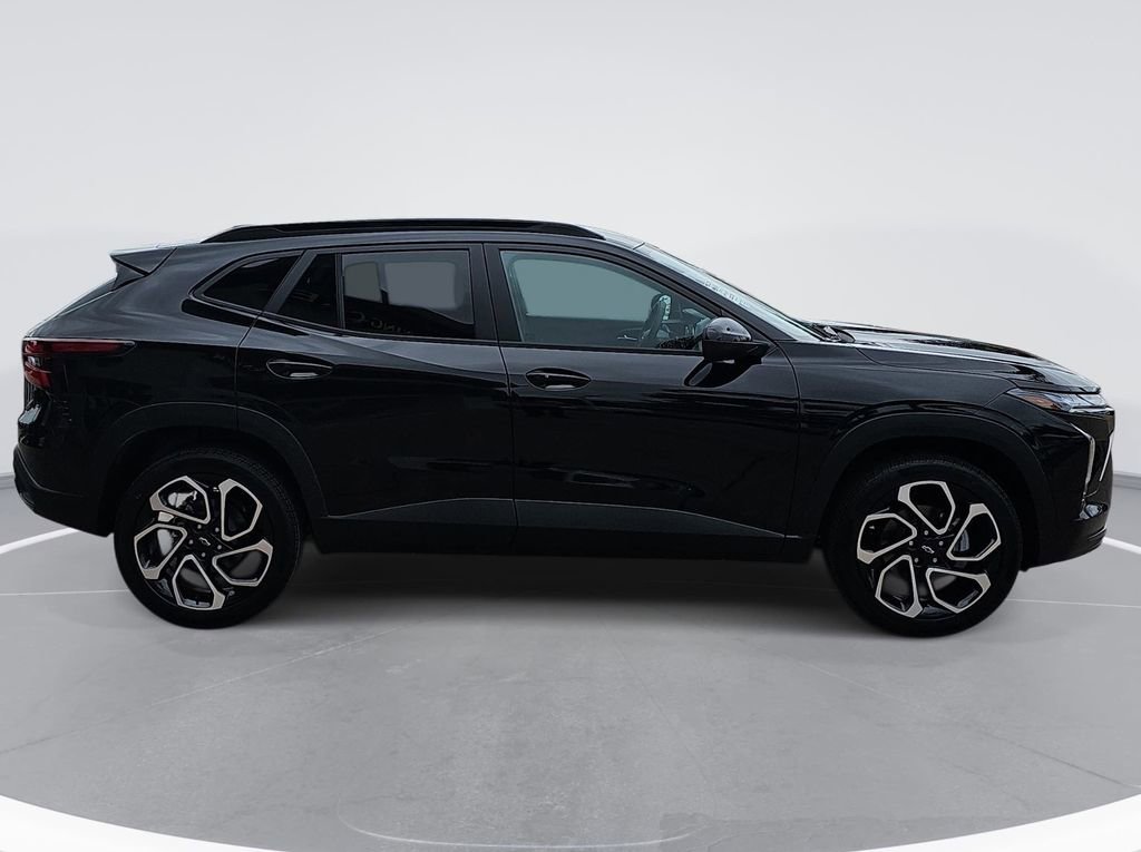 New 2026 Chevrolet Trax RS FWD image 2
