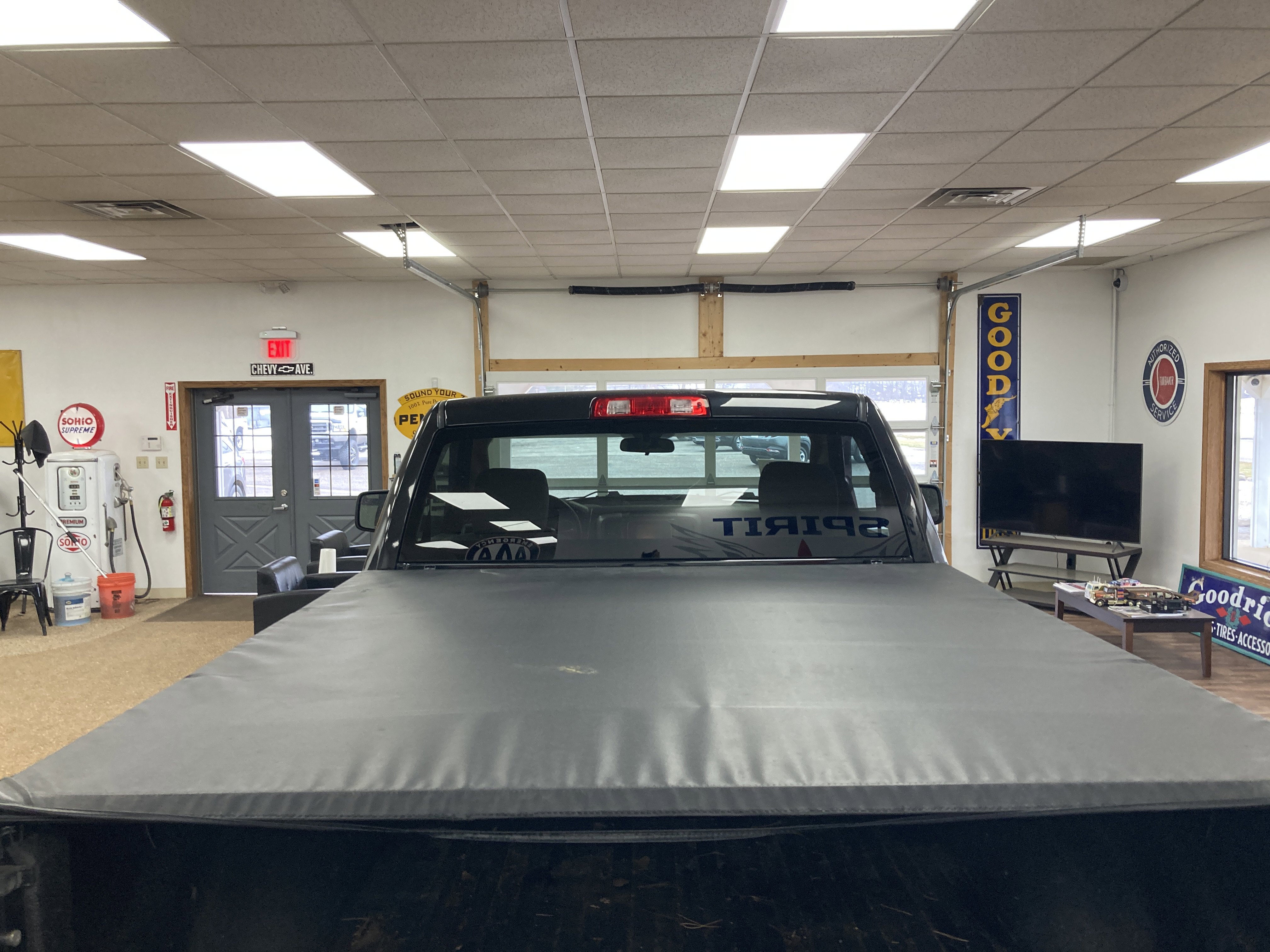 Used 2017 RAM 1500 Express w/ Black Ram 1500 Express Group AWD/4WD image 15