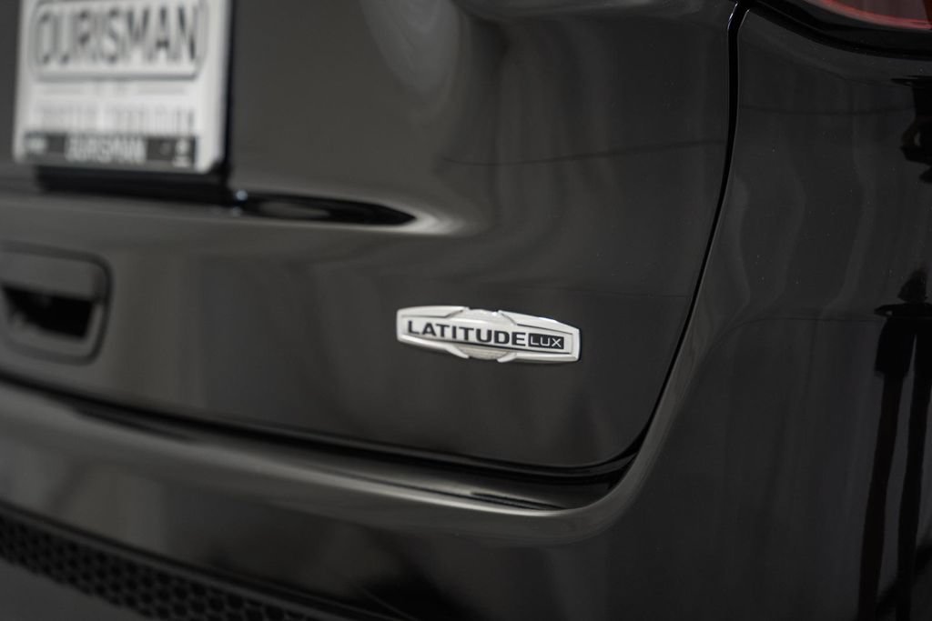 Certified 2022 Jeep Compass Latitude w/ Sun and Sound Group AWD/4WD image 8