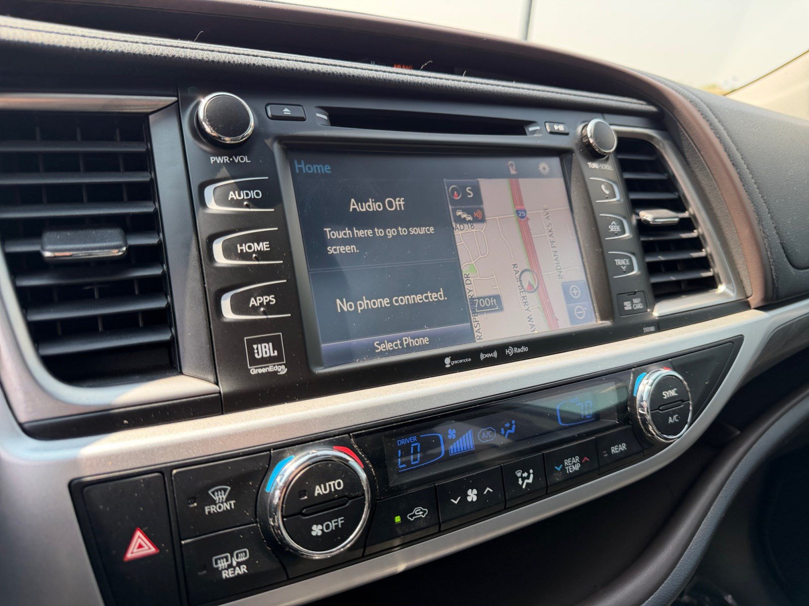 Used 2018 Toyota Highlander Limited Platinum AWD/4WD image 26