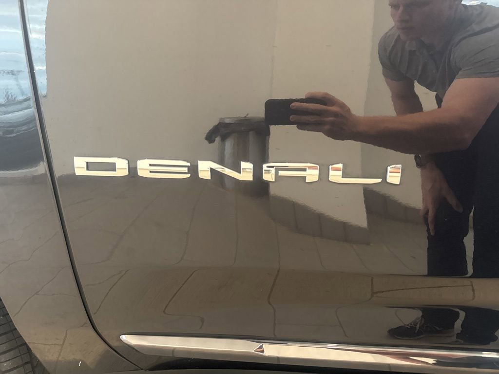 Used 2023 GMC Yukon XL Denali Ultimate AWD/4WD image 4