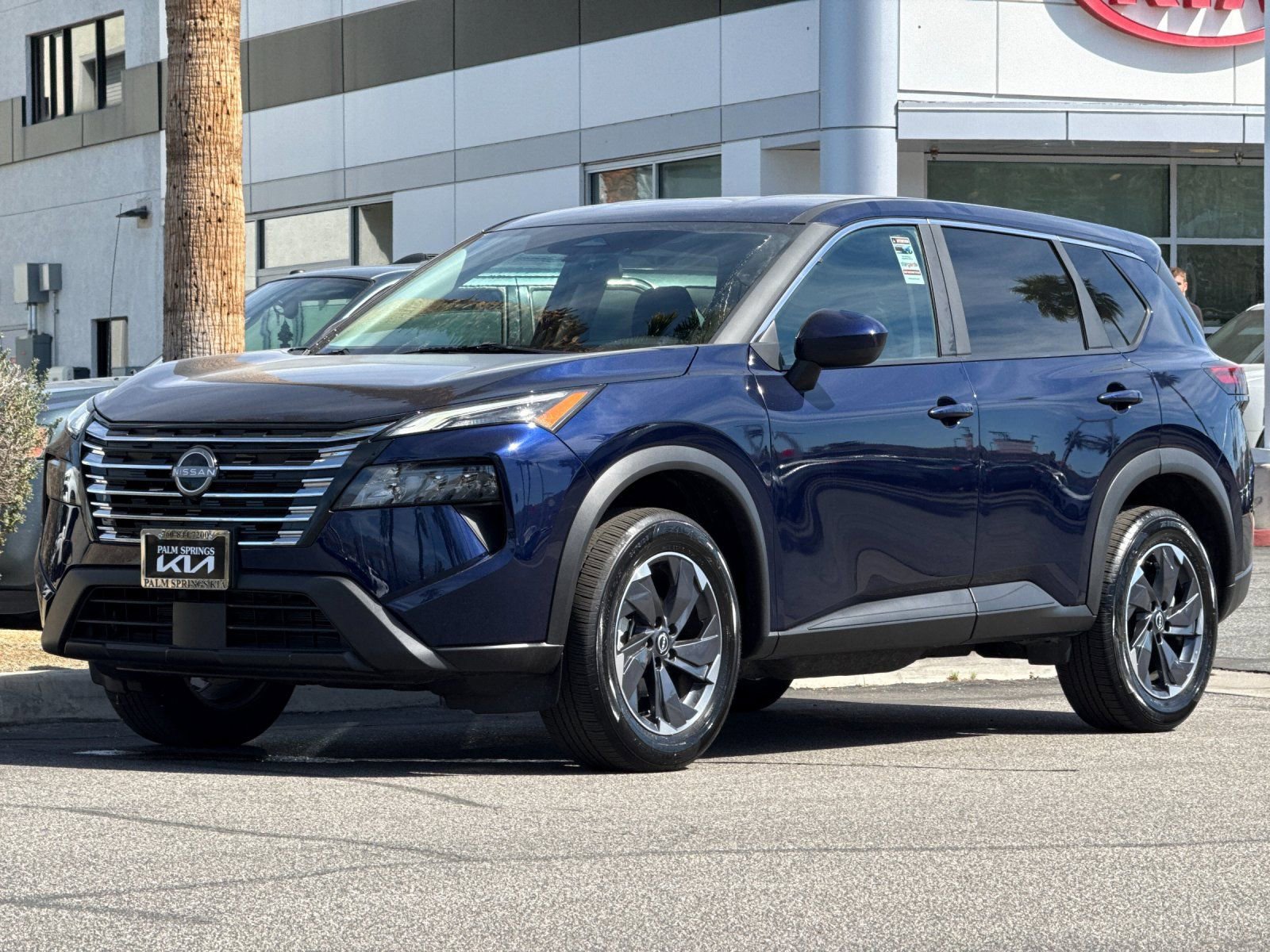 Used 2025 Nissan Rogue SV image 7