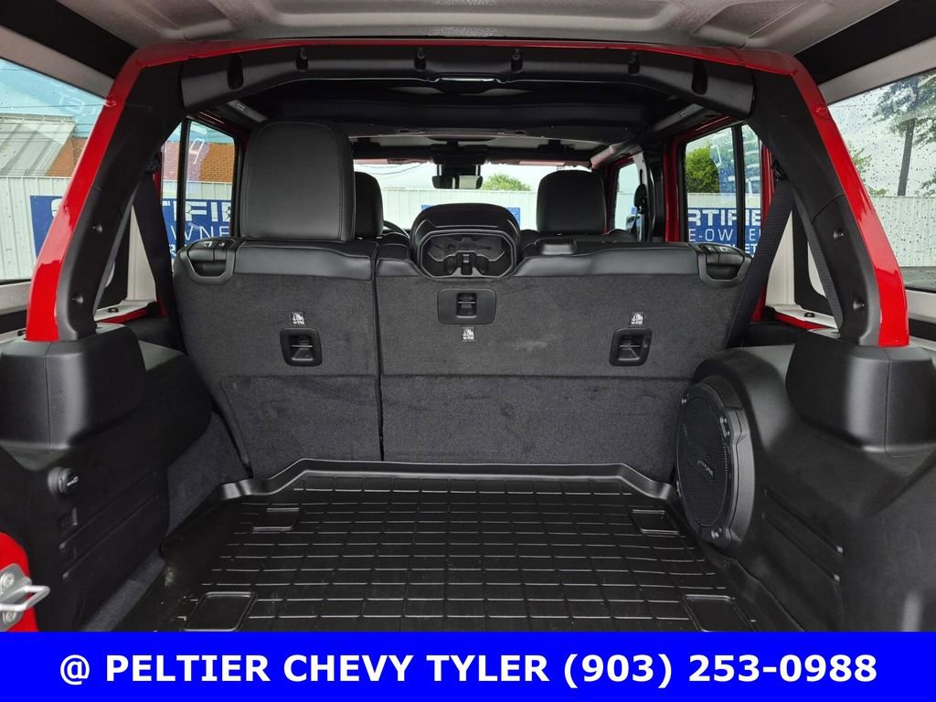Used 2025 Jeep Wrangler Unlimited Rubicon AWD/4WD image 8