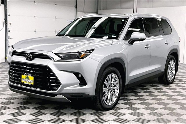 Used 2024 Toyota Grand Highlander Platinum image 11
