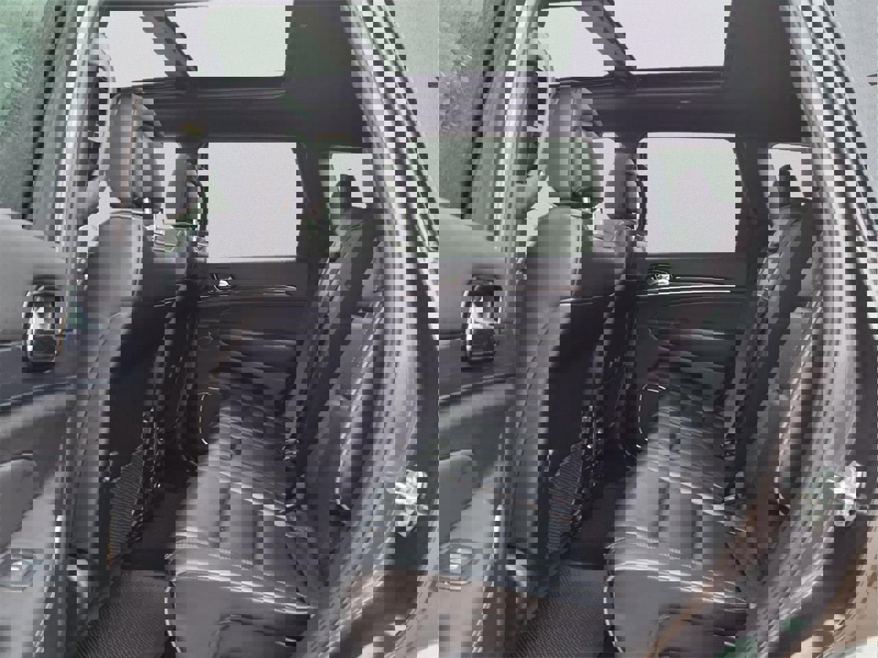 Used 2020 Jeep Grand Cherokee Overland image 12