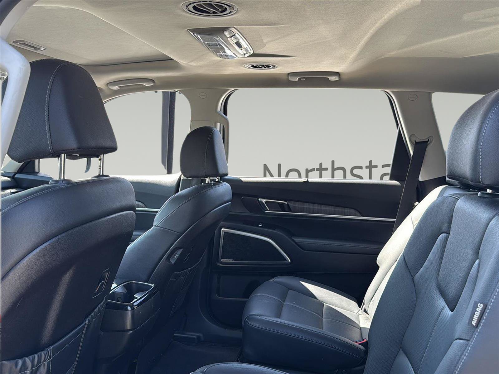 Used 2023 Kia Telluride EX w/ EX Captain's Chair Package AWD/4WD image 25