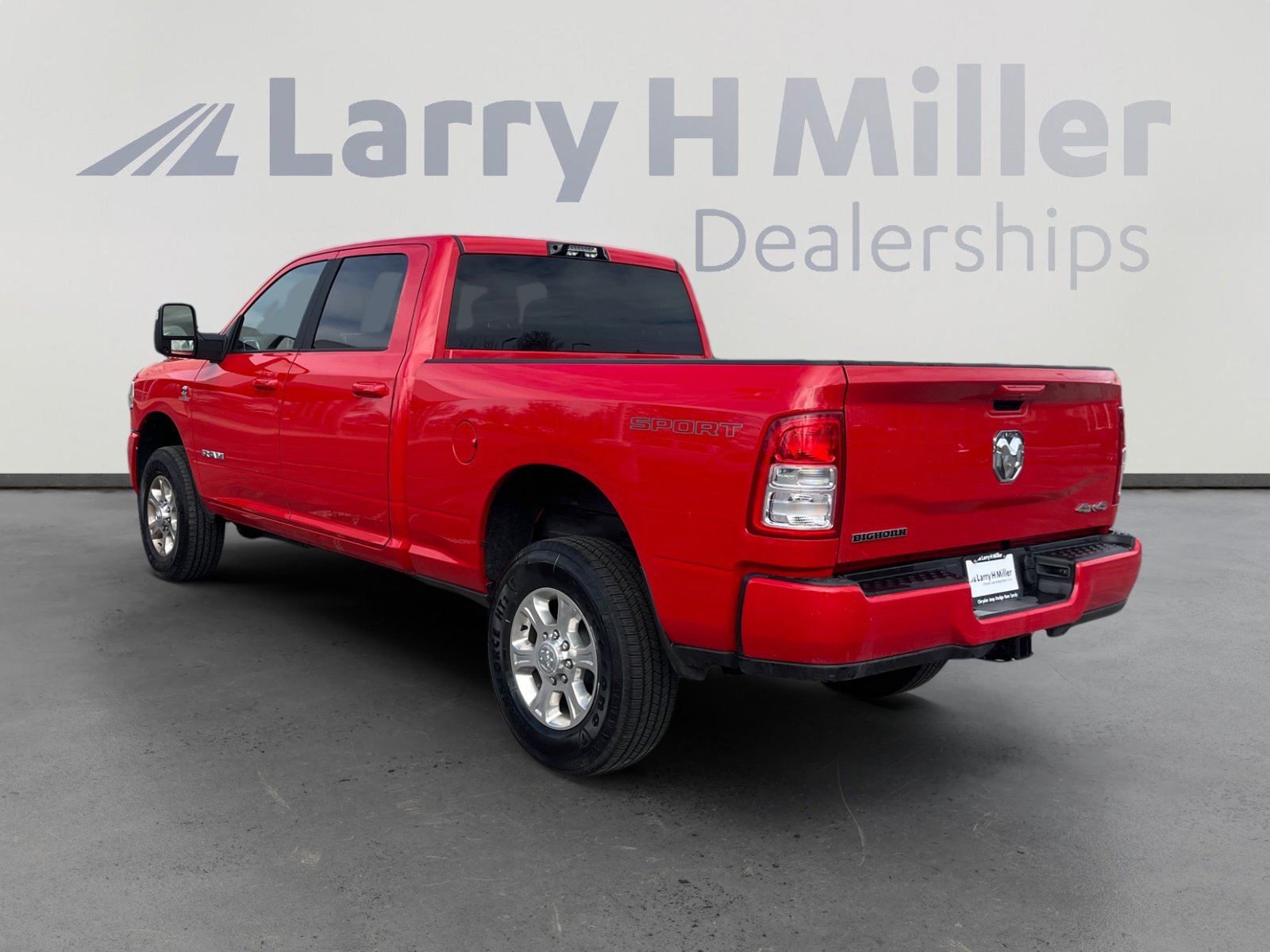 Used 2024 RAM 2500 Big Horn w/ Sport Appearance Package image 3