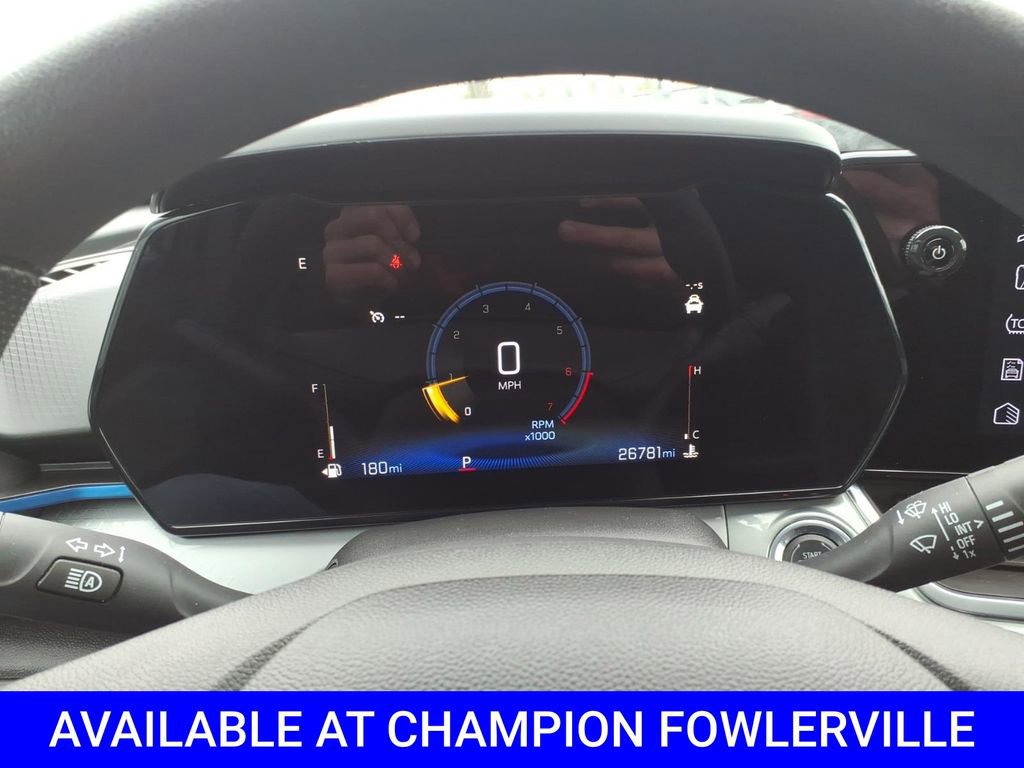 Used 2025 Chevrolet Trax LT image 21