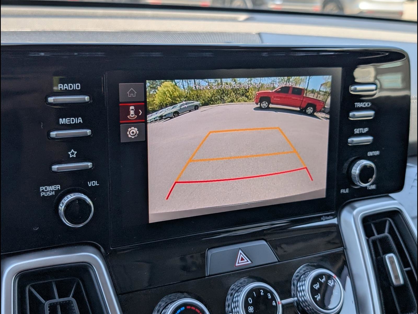 Used 2023 Kia Sorento LX image 11