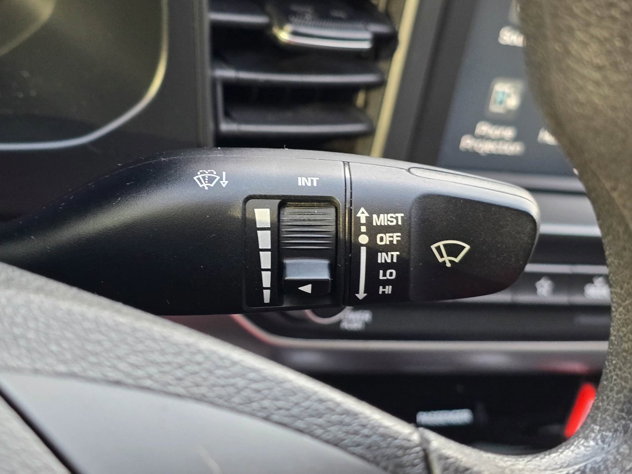 Used 2020 Hyundai Elantra SEL image 22