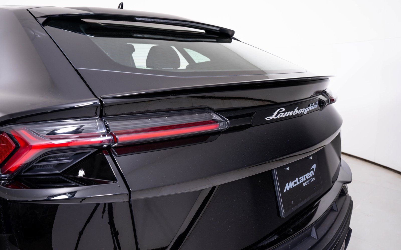 Used 2024 Lamborghini Urus S AWD/4WD image 9