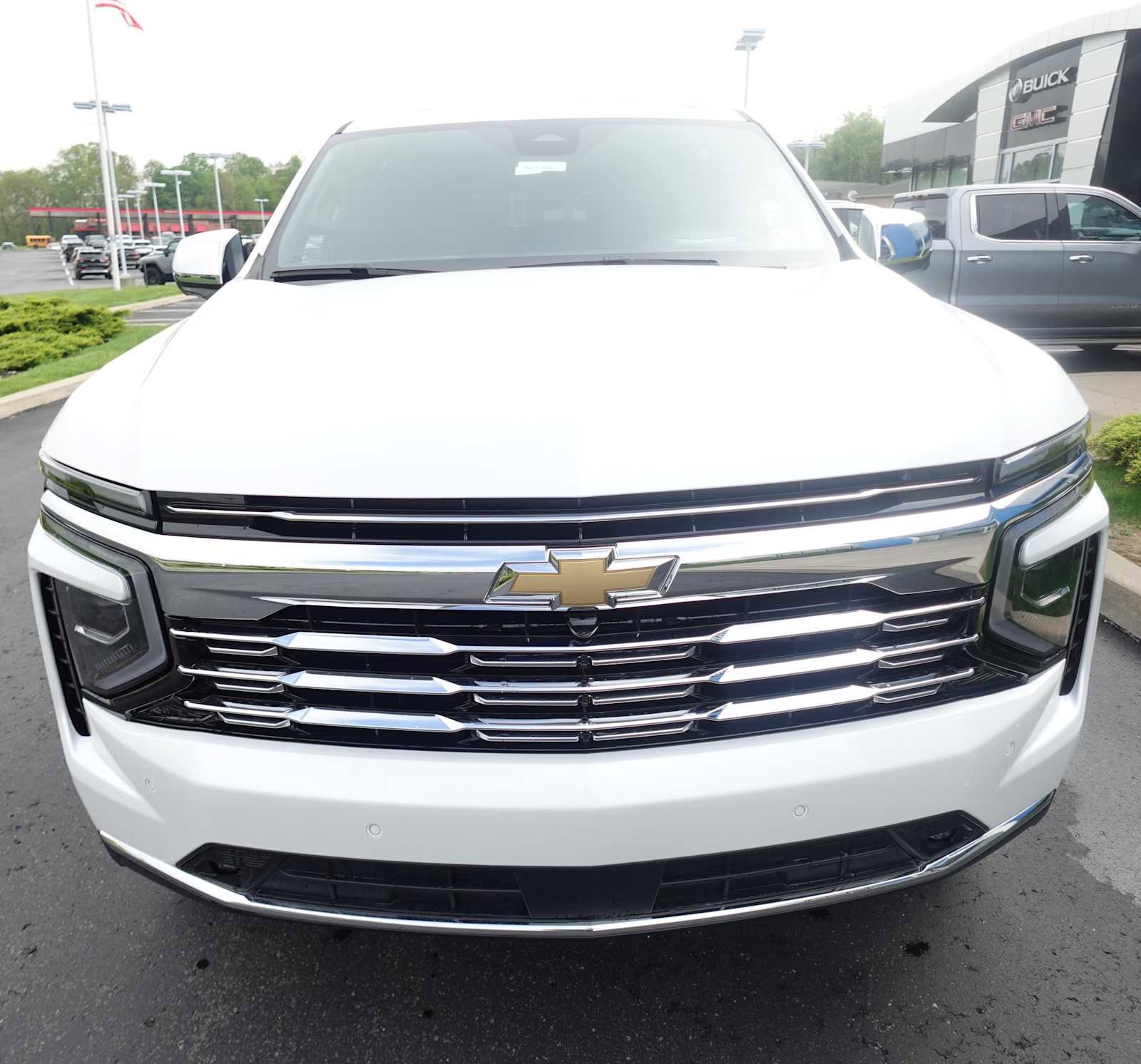 New 2025 Chevrolet Suburban Premier AWD/4WD image 8