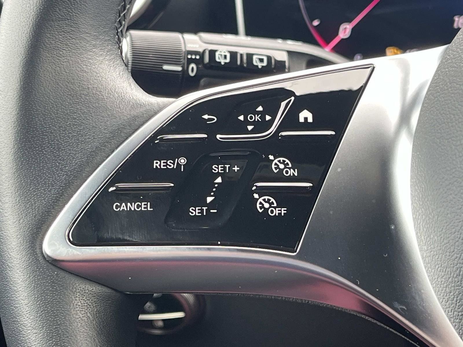 Certified 2025 Mercedes-Benz GLC 300 image 24