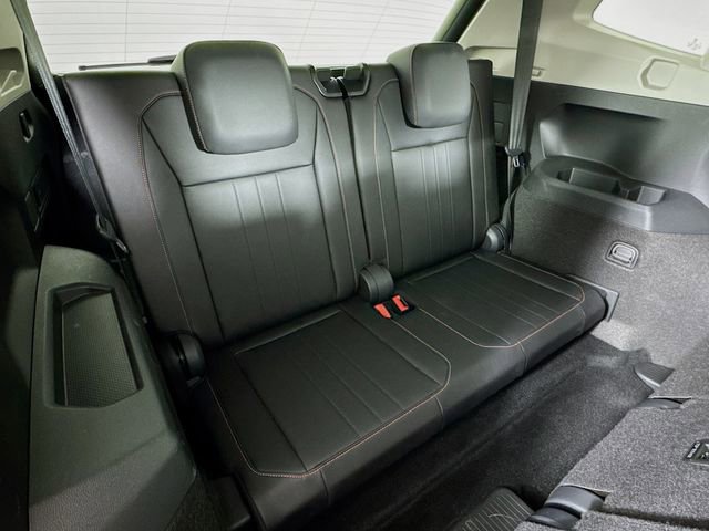 Used 2024 Volkswagen Tiguan Wolfsburg Edition image 26