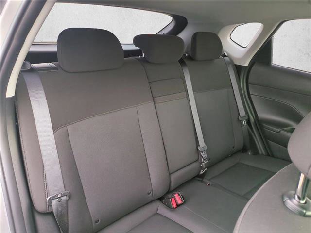 Used 2025 Hyundai Kona SE image 18