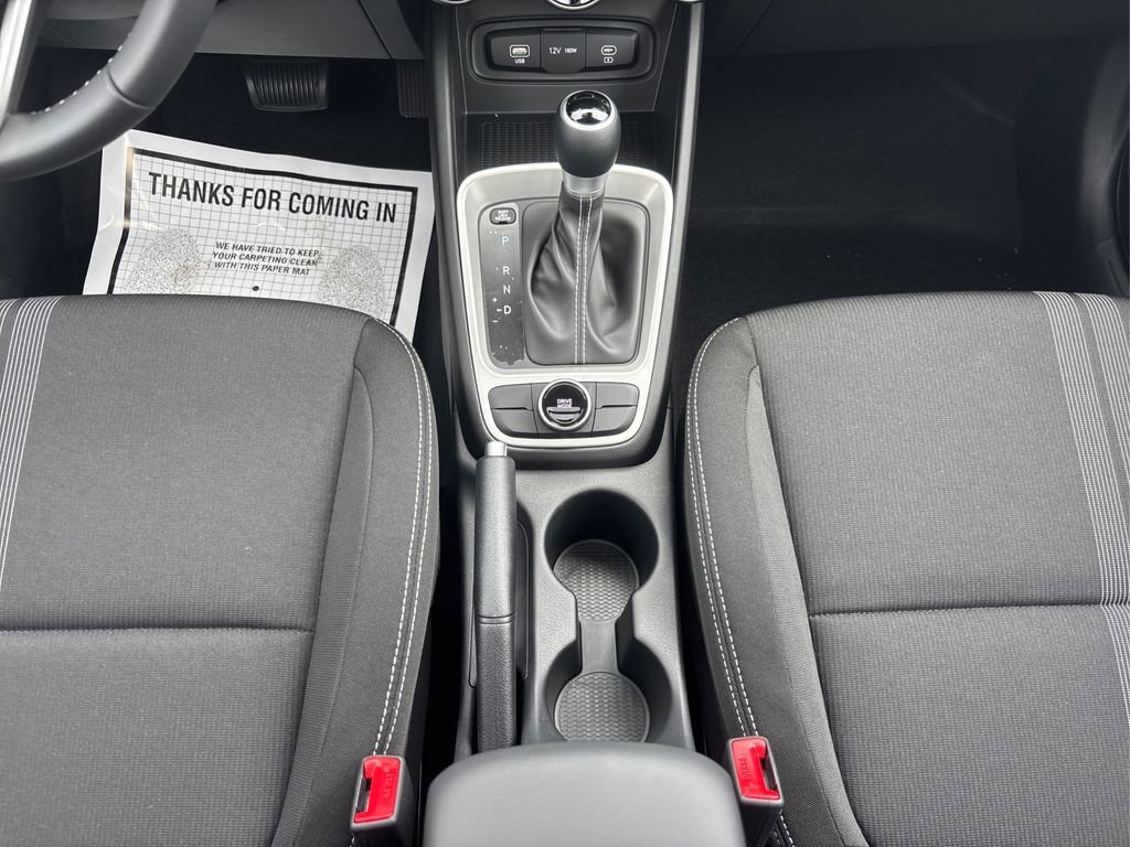 Certified 2025 Hyundai Venue SEL FWD image 12