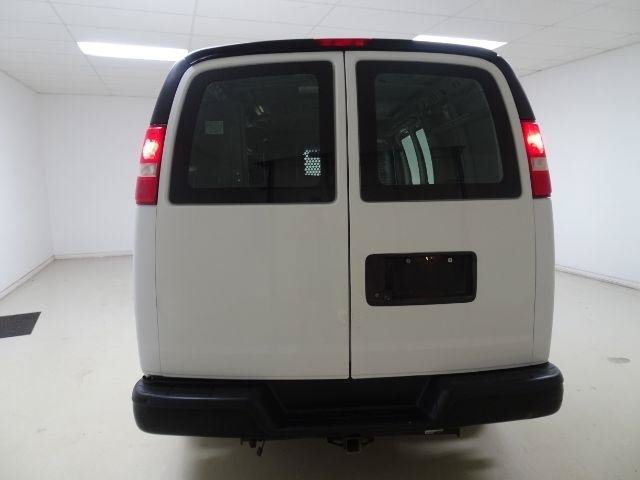 Used 2018 Chevrolet Express 2500 w/ Driver Convenience Package RWD image 5