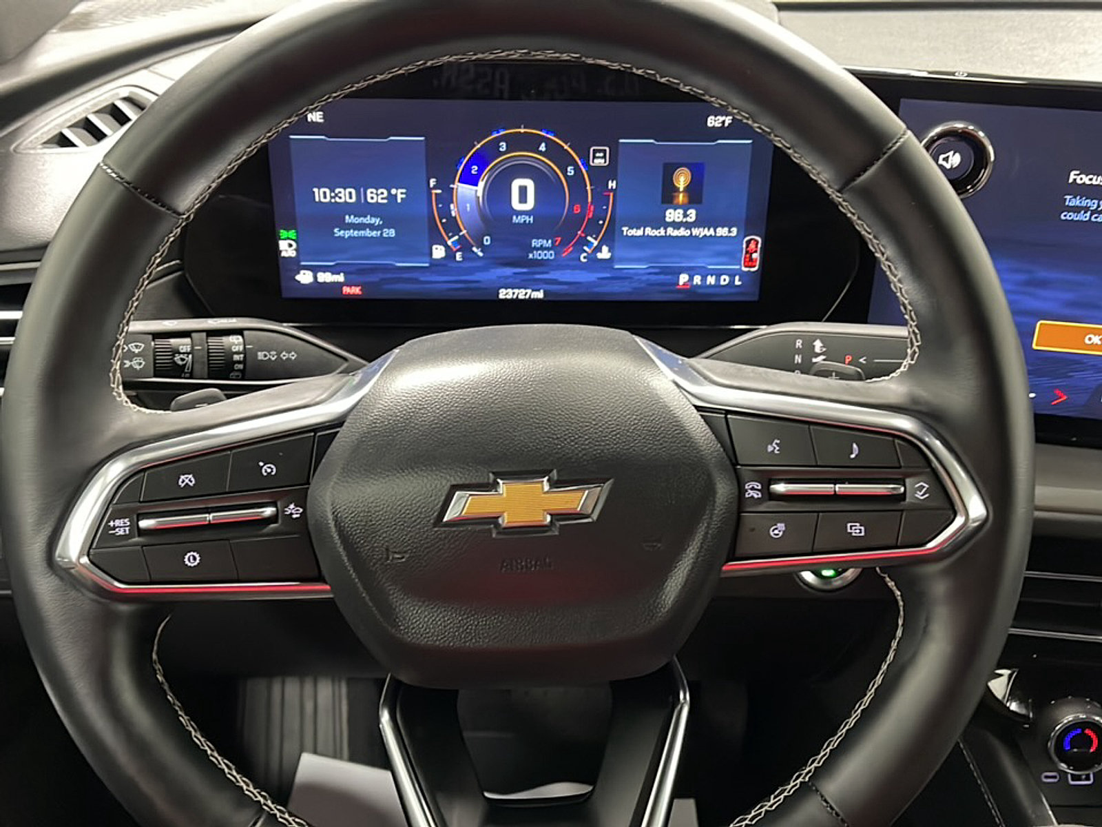 Used 2026 Chevrolet Traverse LT w/ Driver Confidence Package FWD image 4
