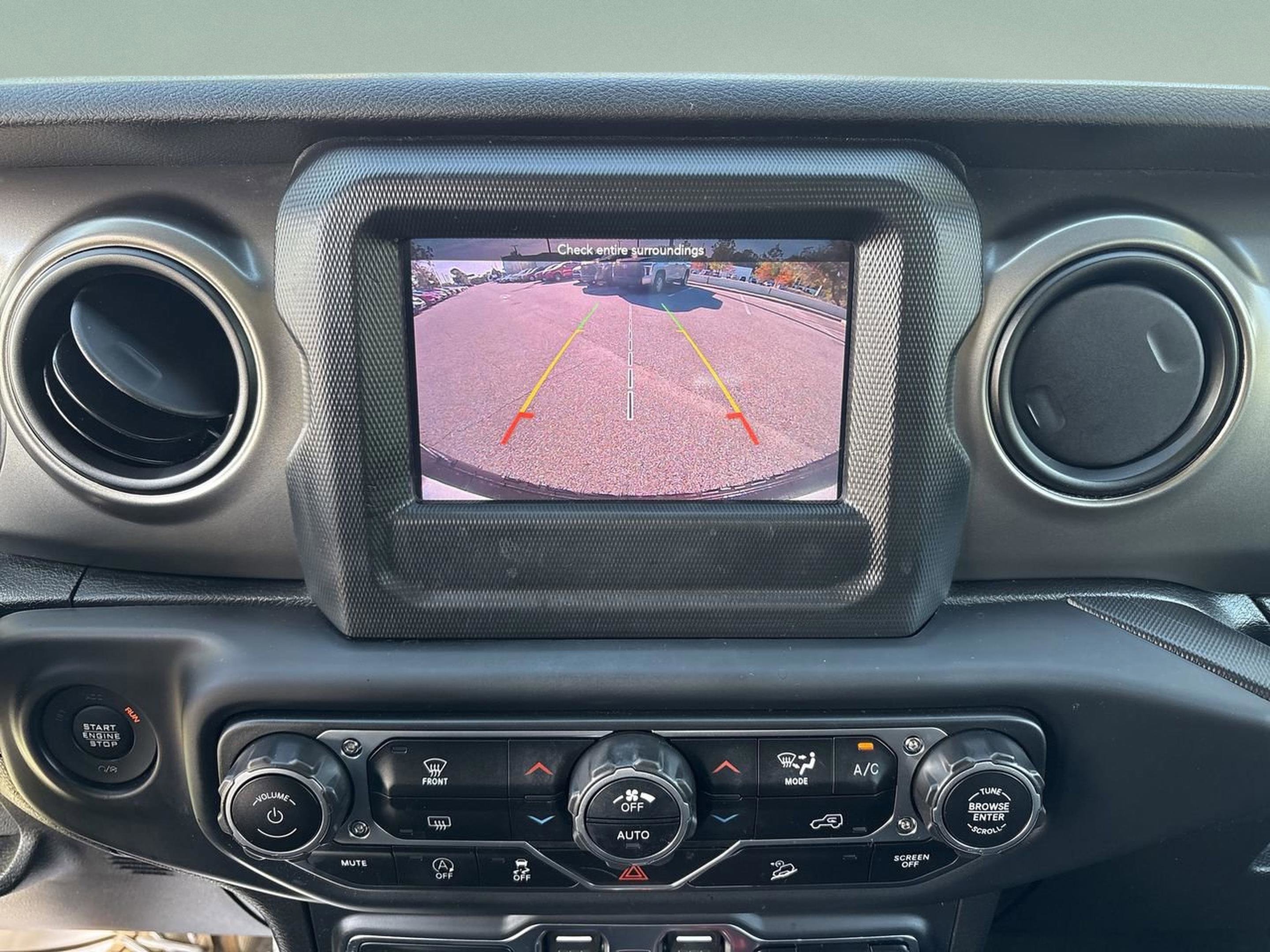 Used 2019 Jeep Wrangler Unlimited Sport S image 29