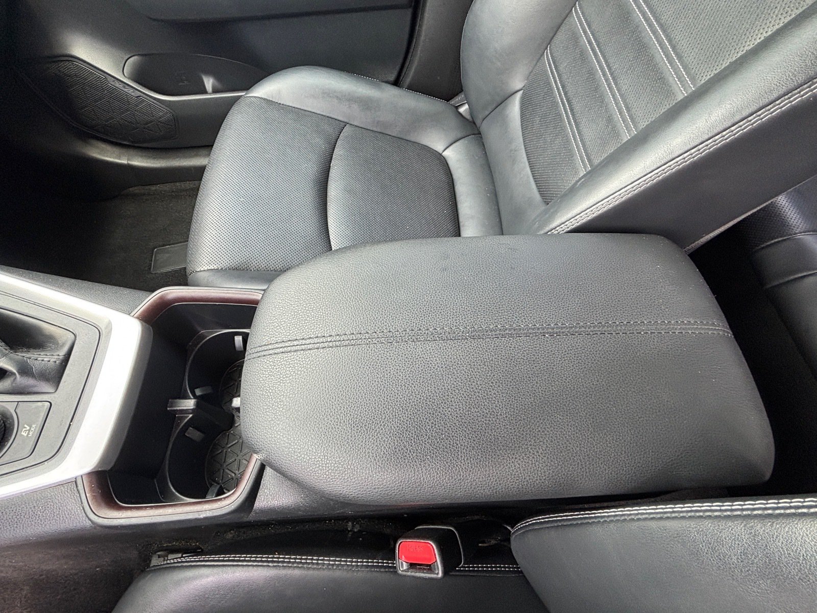 Used 2022 Toyota RAV4 Limited w/ Limited Grade Weather Package AWD/4WD image 18