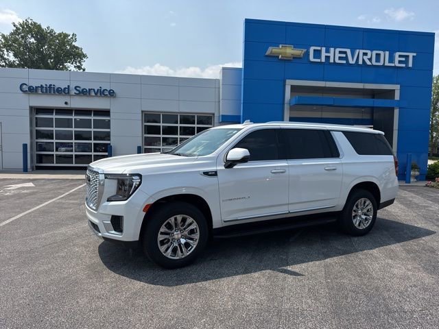 Used 2024 GMC Yukon XL Denali w/ Max Trailering Package image 3