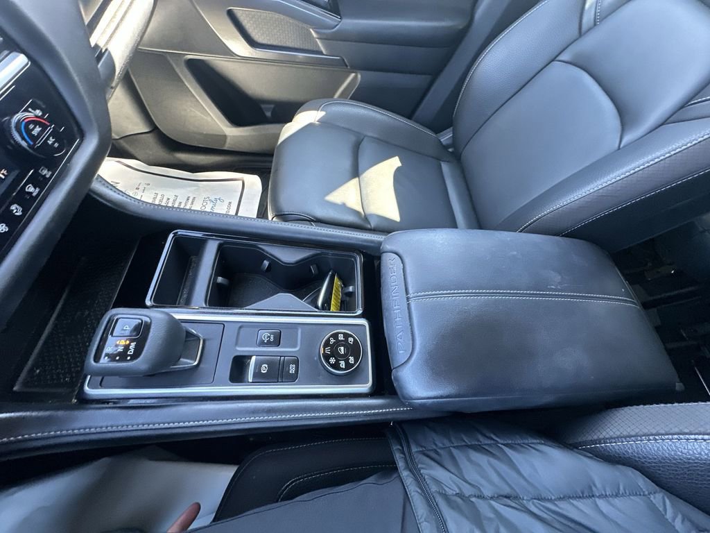 Used 2023 Nissan Pathfinder SL w/ Lighting Package (N92) image 27