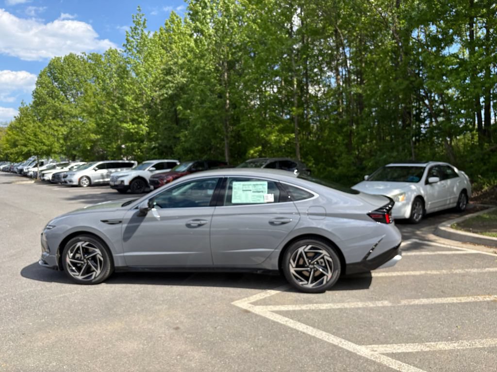 New 2026 Hyundai Sonata SEL FWD image 3