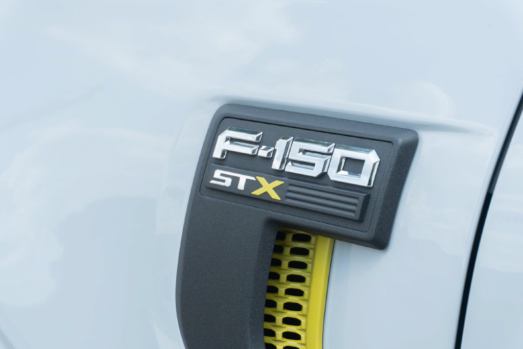 Used 2025 Ford F150 STX AWD/4WD image 4