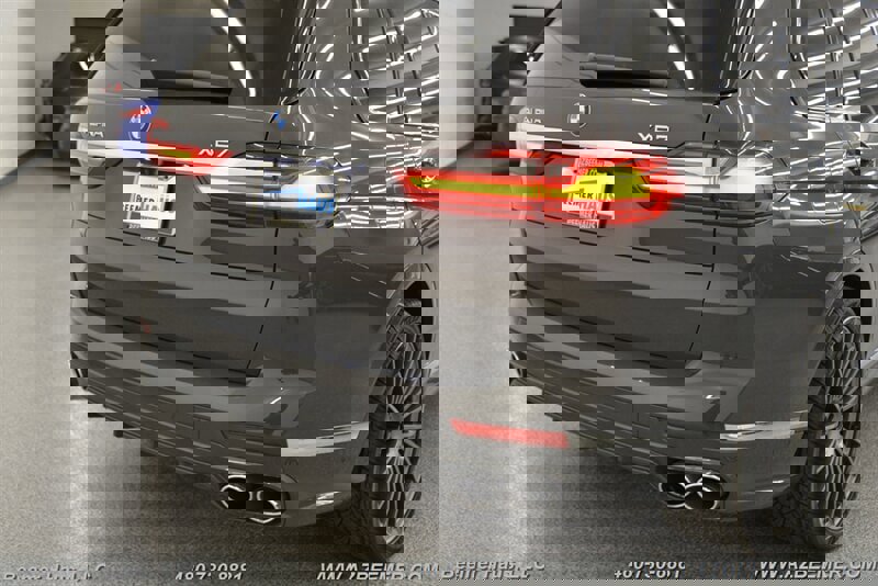 Used 2022 BMW ALPINA XB7 image 46