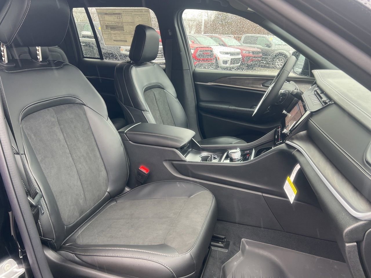 New 2026 Jeep Grand Cherokee Altitude image 22