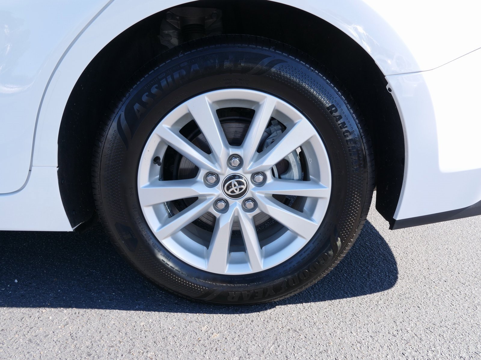 Used 2025 Toyota Camry LE image 12