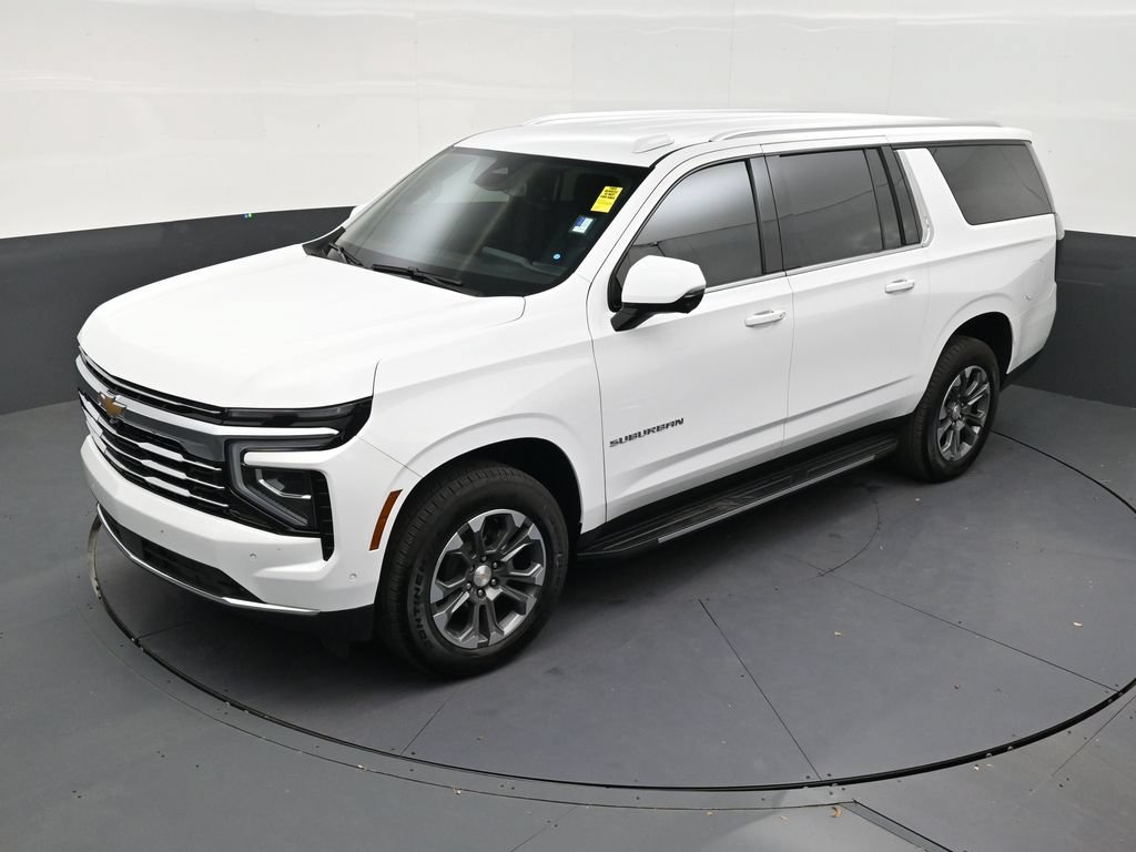 Used 2026 Chevrolet Suburban LT w/ Comfort Package RWD image 12