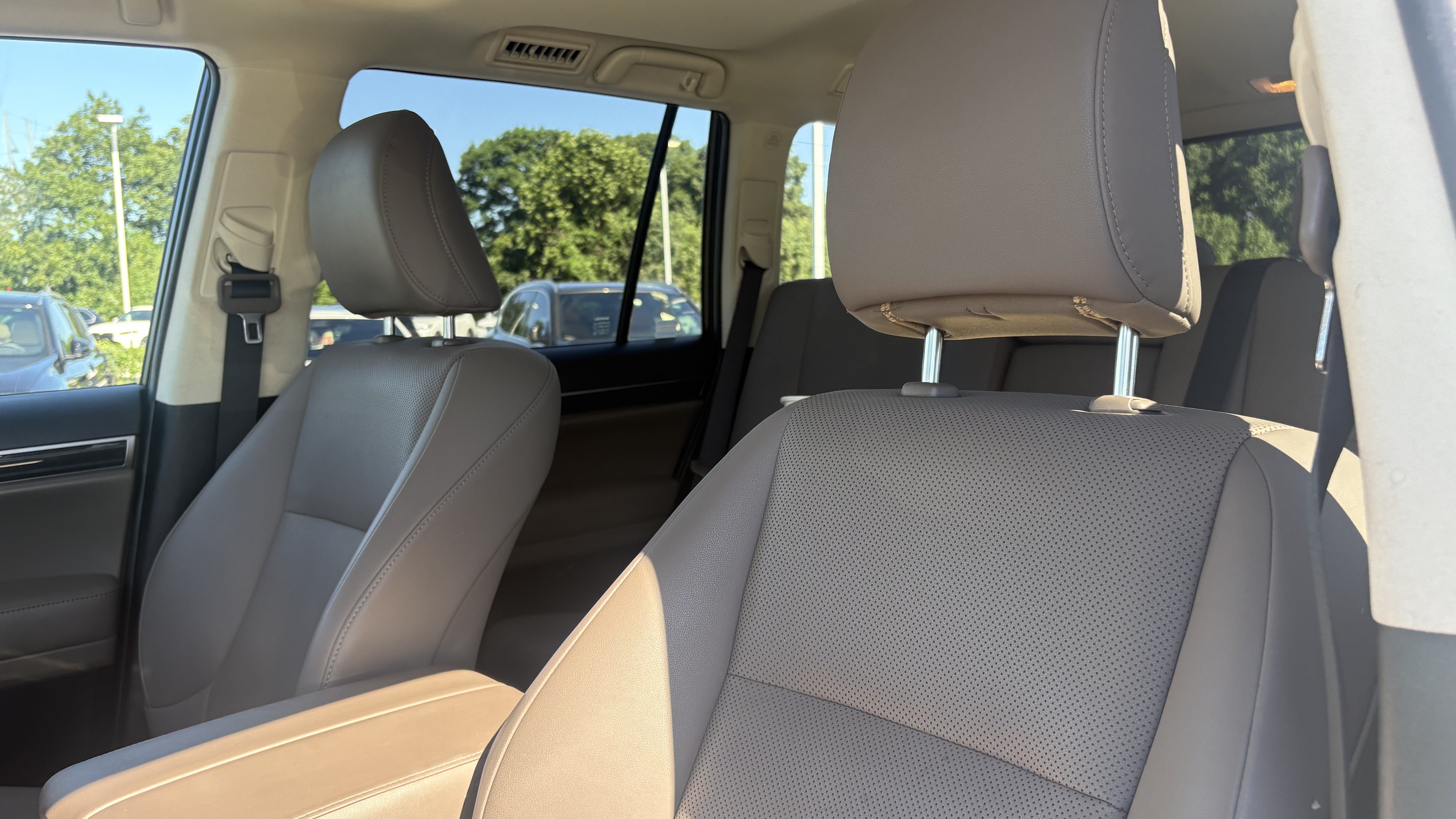 Used 2023 Lexus GX 460 Premium w/ Premium Package AWD/4WD image 18