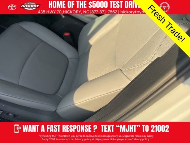 Used 2025 Toyota Sienna XLE image 10