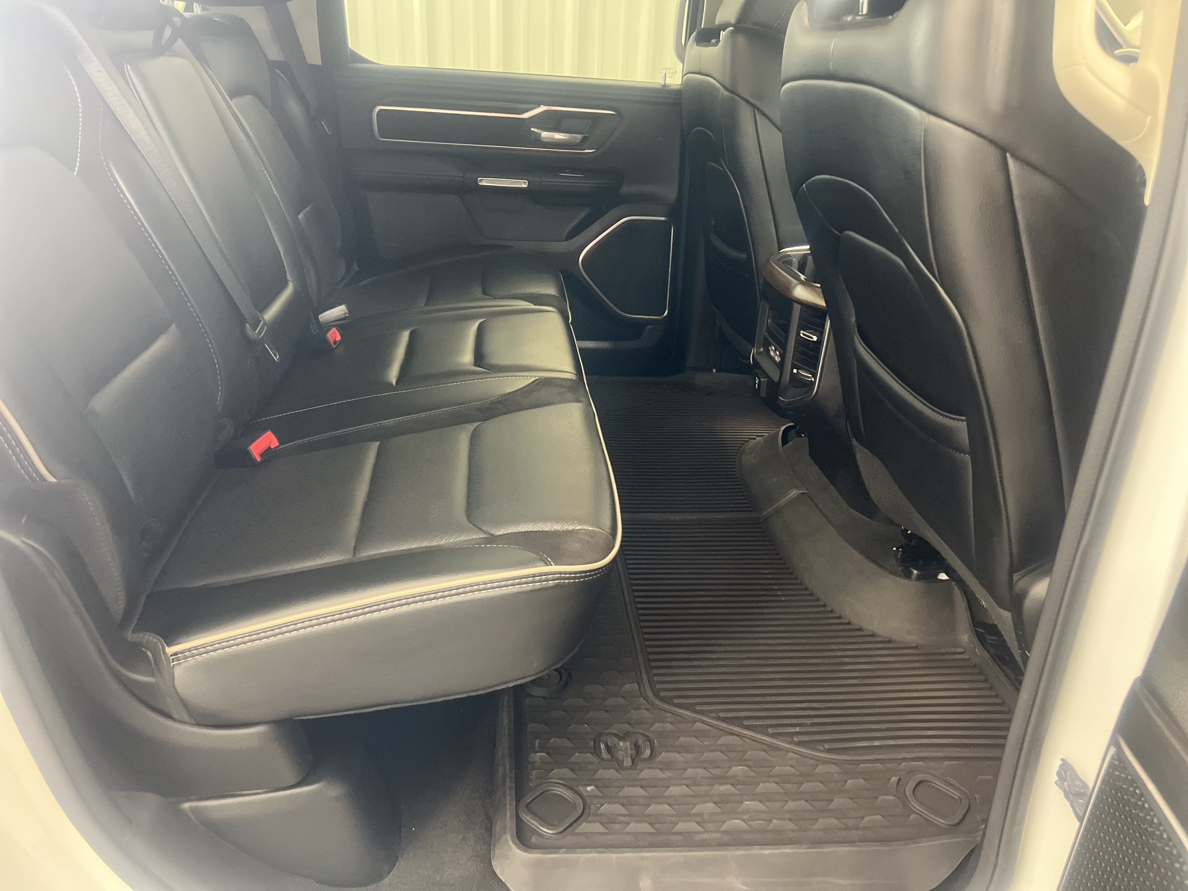 Used 2022 RAM 1500 Laramie AWD/4WD image 12
