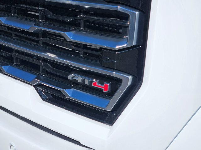 Used 2025 GMC Sierra 3500 AT4 w/ AT4 Premium Plus Package AWD/4WD image 9
