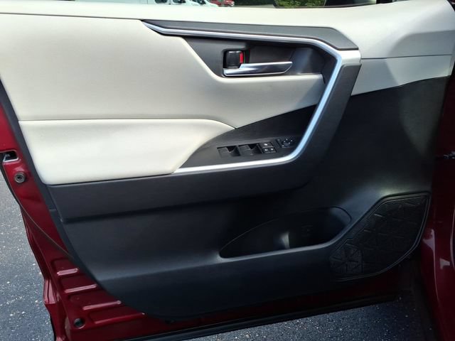 Used 2020 Toyota RAV4 XLE FWD image 10