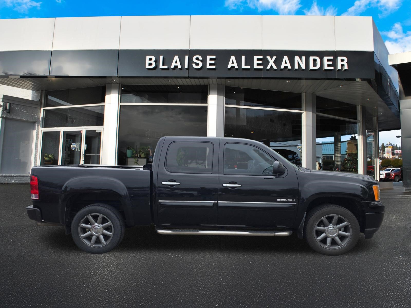 Used 2012 GMC Sierra 1500 Denali AWD/4WD image 2