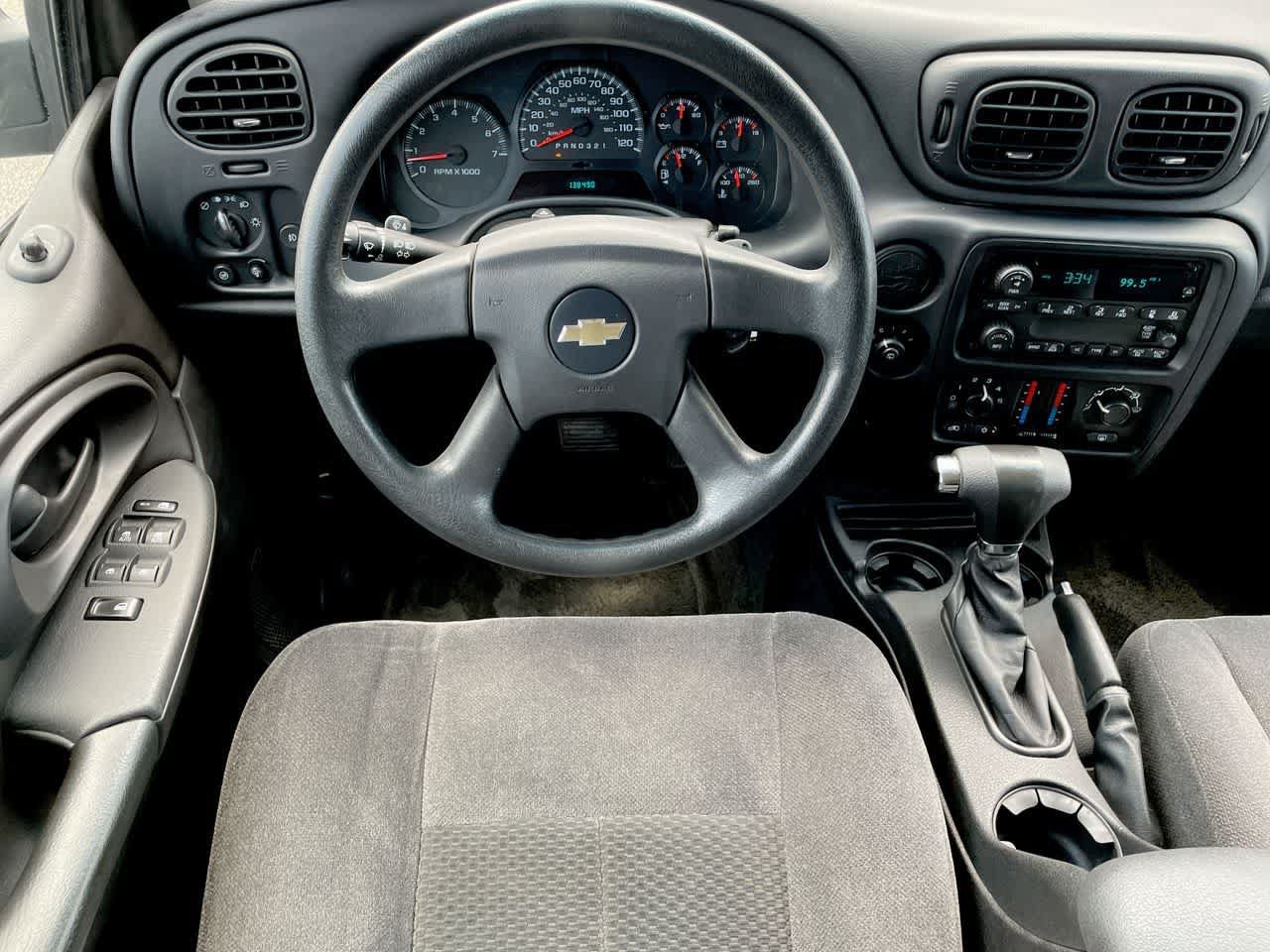 Used 2008 Chevrolet TrailBlazer LT w/ Sun And Sound Package RWD image 11