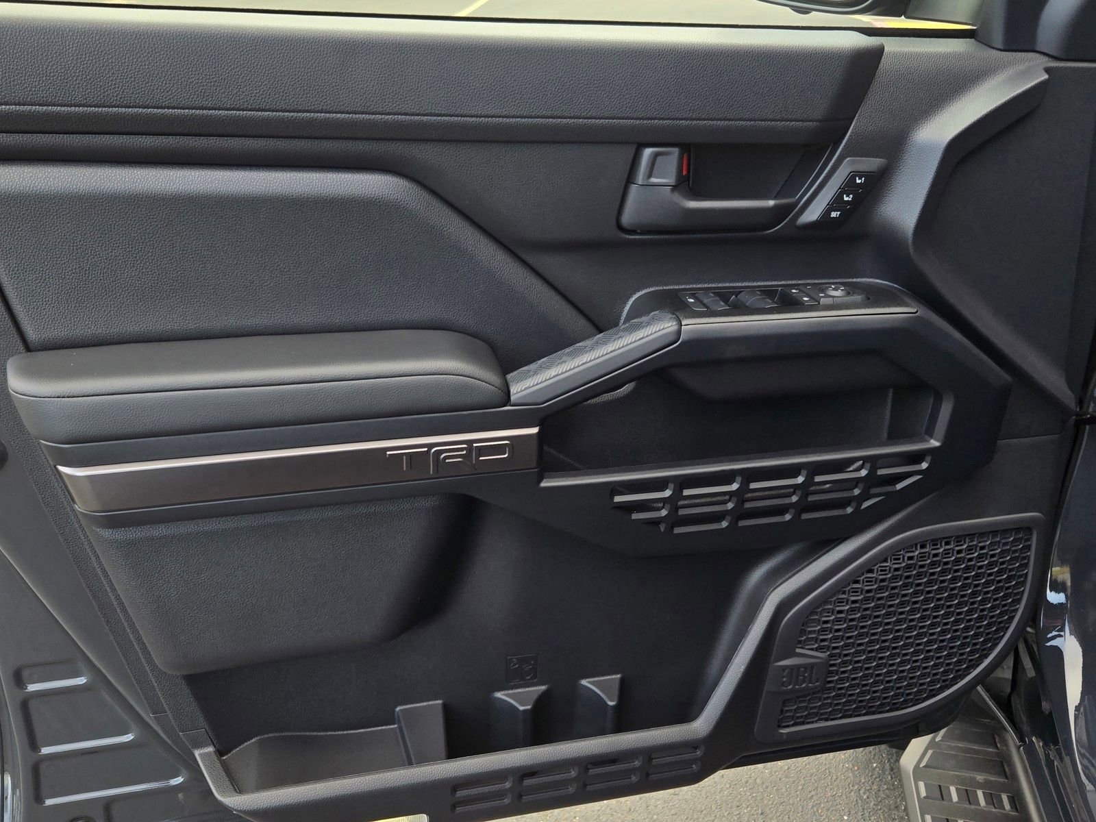 Certified 2026 Toyota 4Runner TRD Off-Road Premium AWD/4WD image 9