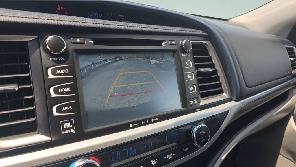 Used 2018 Toyota Highlander Limited AWD/4WD image 18