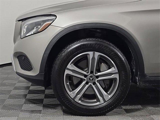 Used 2019 Mercedes-Benz GLC 300 4MATIC image 11