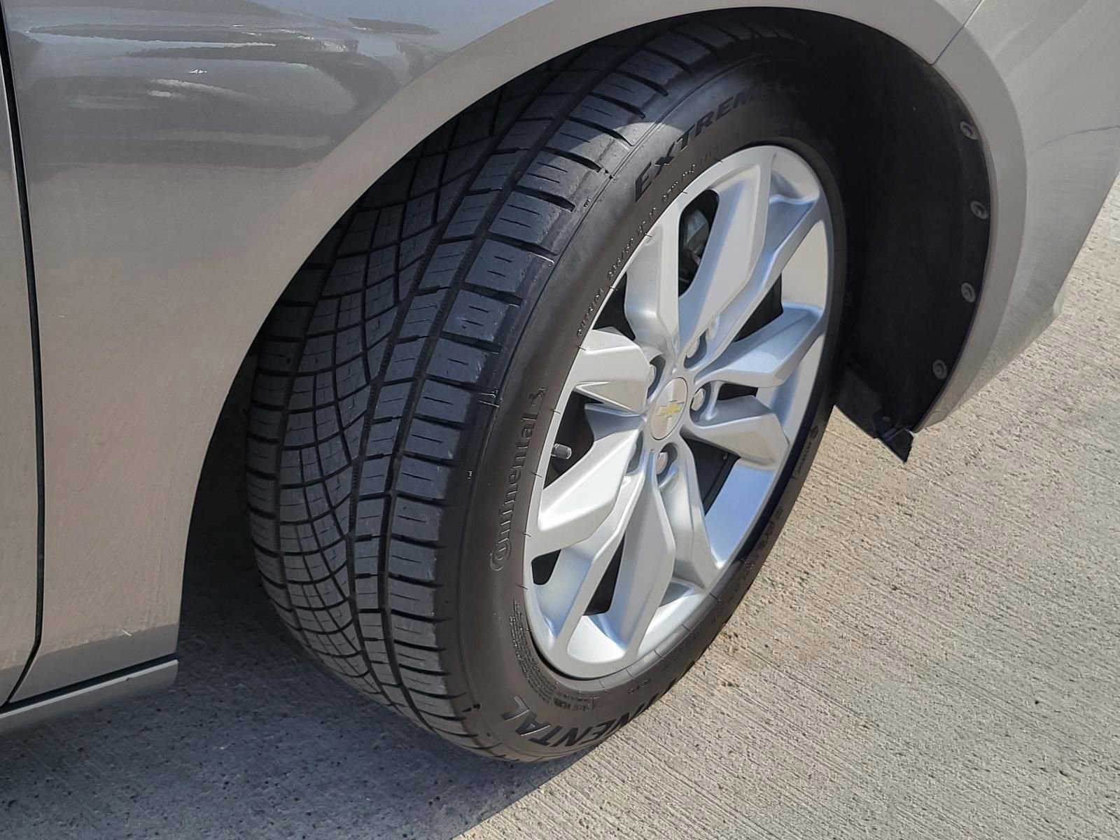 Used 2017 Chevrolet Impala LT image 6