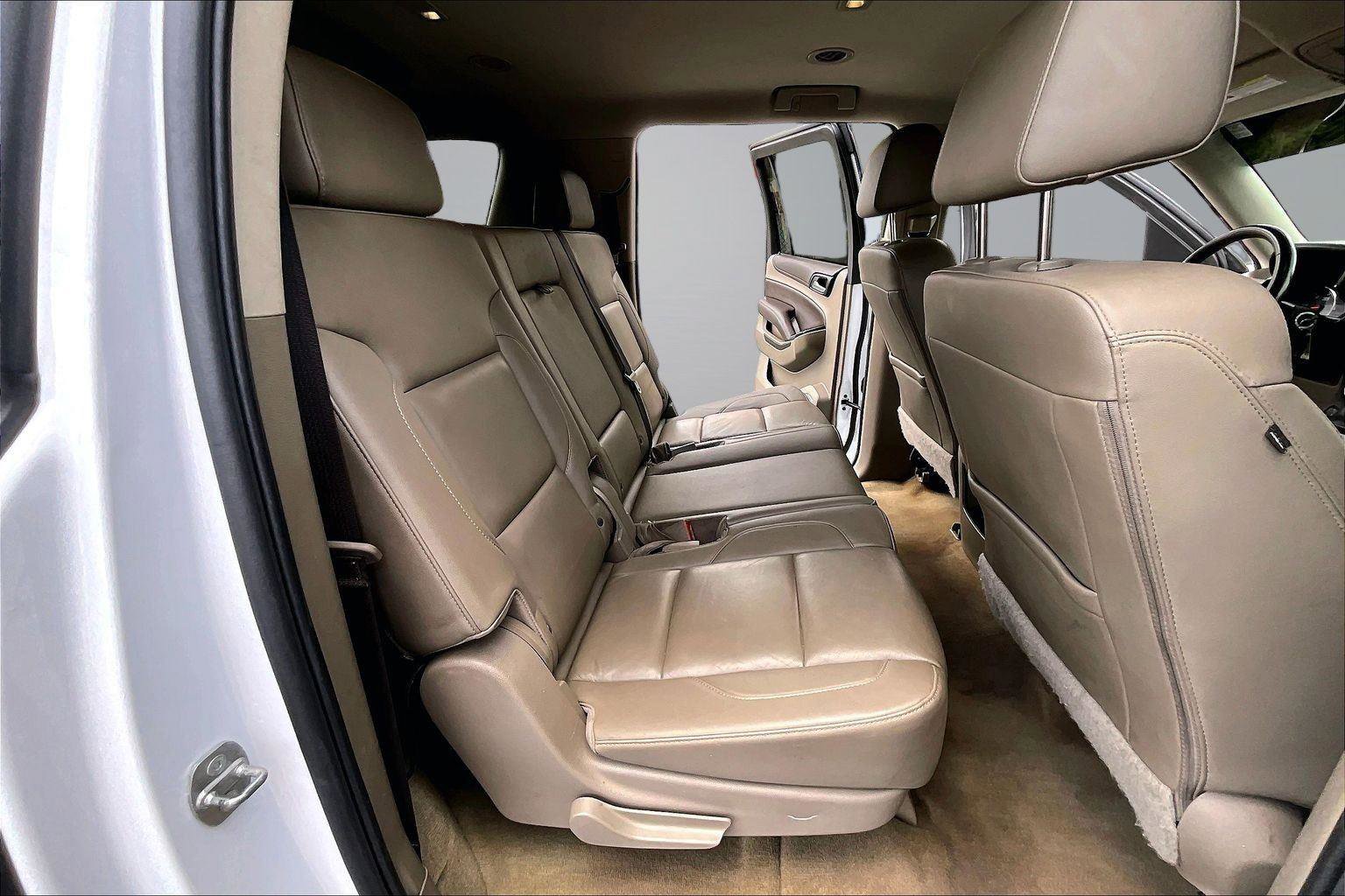 Used 2018 Chevrolet Suburban LT RWD image 24