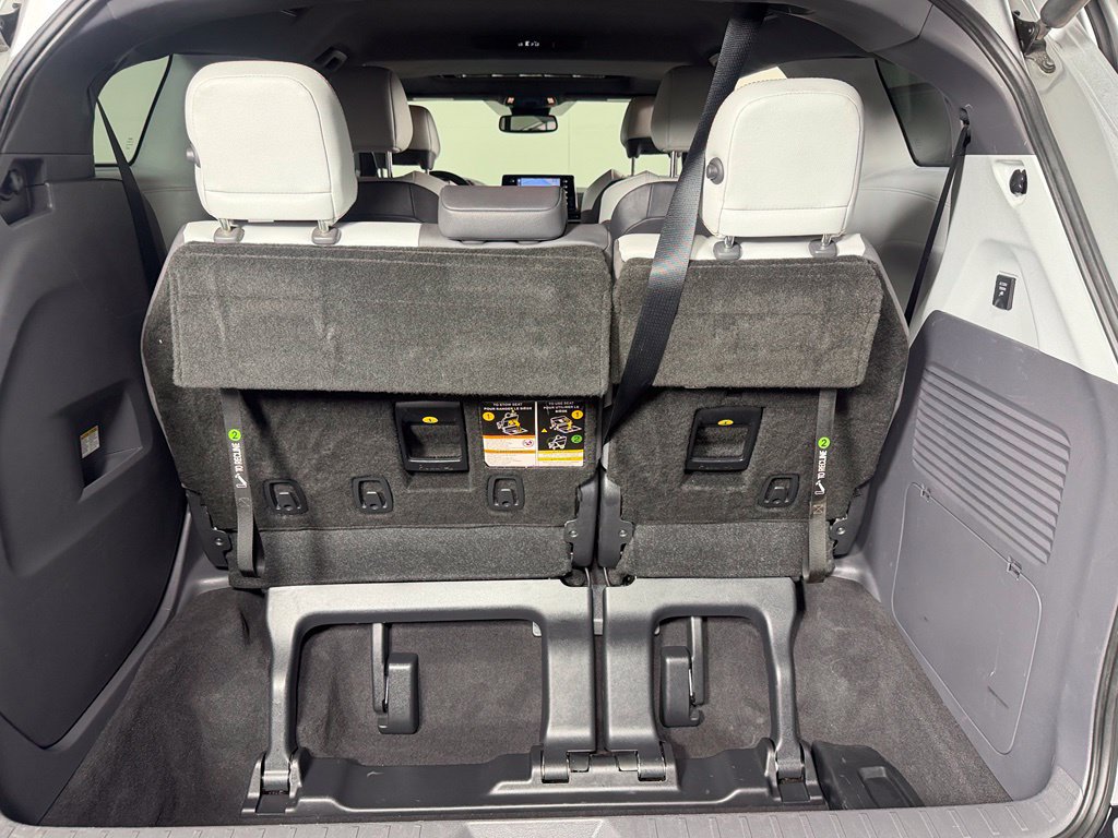 Used 2022 Toyota Sienna XSE w/ XSE Plus Package FWD image 24