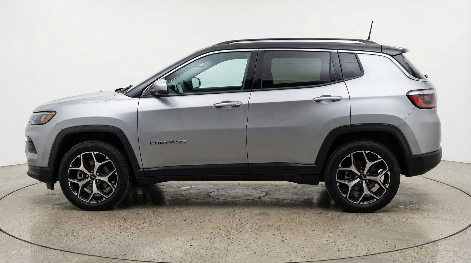 Used 2025 Jeep Compass Limited image 5