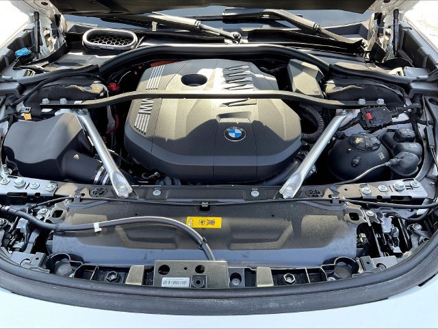Used 2025 BMW 750e xDrive w/ Premium Package AWD/4WD image 30
