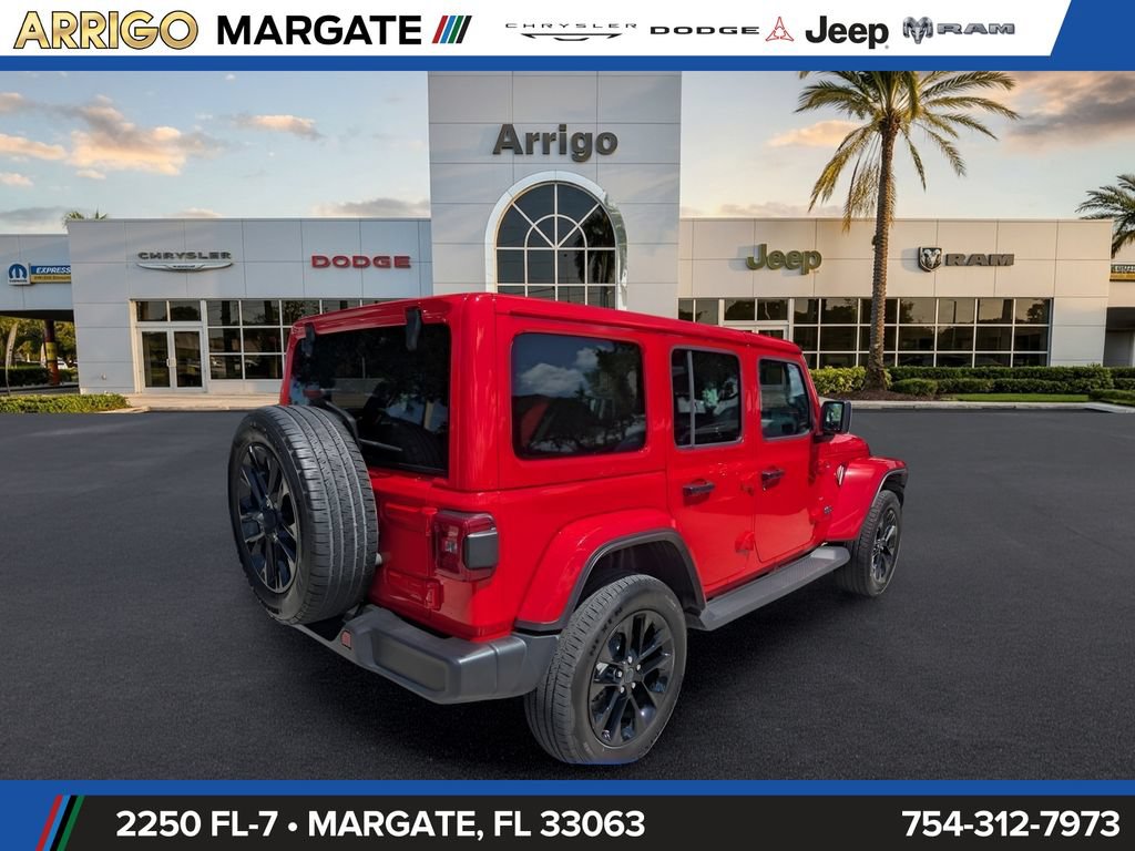 Used 2025 Jeep Wrangler Unlimited Sahara AWD/4WD image 5